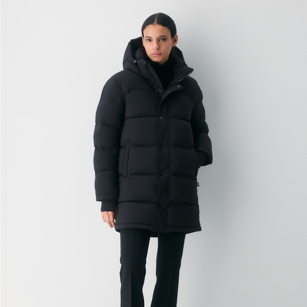 Aritzia super puff mid size medium